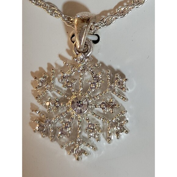Genuine Crystal Snowflake Necklace & Earring Set NWT Gift Stuffing Stuffer New - Picture 3 of 3